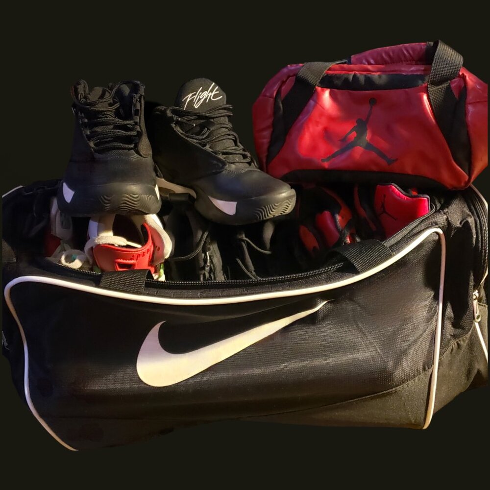 Michael Jordan shoe lot 7 pair and 2 bags
